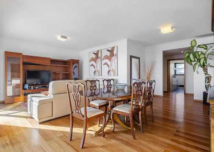 Blue And Gold Sunset By Homie アパート